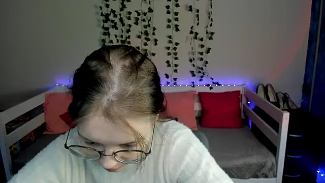 shy elina01 online show from 10.21.25