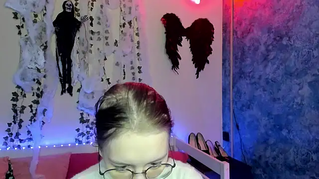 shy elina01 online show from 10.30.25