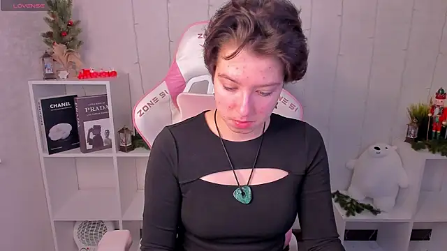 Snapshot of Sara_Frayer chatting on 01.07.26 Sara Frayer online show from 01.07.26