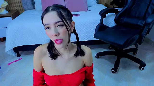 Snapshot of angel__kiss chatting on 11.04.25 angel kiss online show from 11.04.25