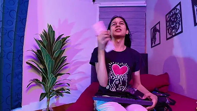 Nikki Vesper online show from 05.26.26