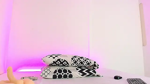 Carolina Blaire online show from 06.12.26