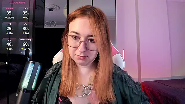 Snapshot of MissNyrra chatting on 10.11.25 MissNyrra online show from 10.11.25