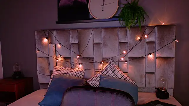 LiamThunder05  online show from 11.15.25