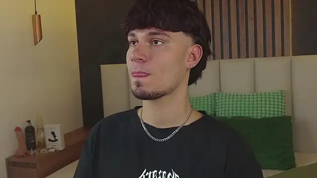 LiamThunder05  online show from 12.02.25