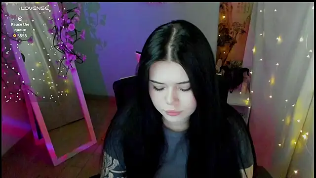 Mona Esty online show from 05.07.26