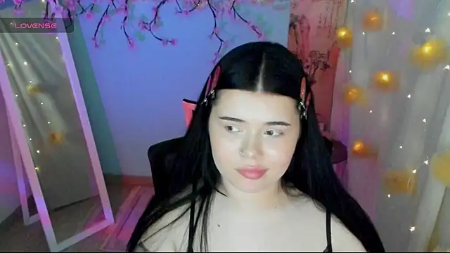 Mona Esty online show from 08.03.26