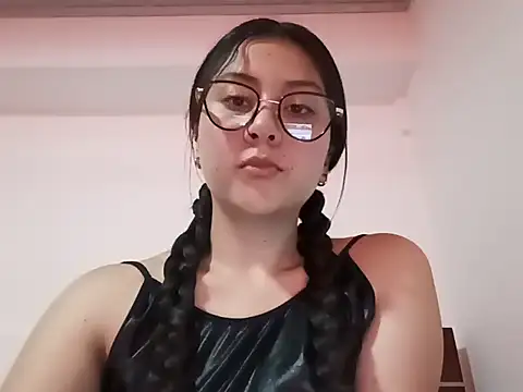 lil mila online show from 10.22.25