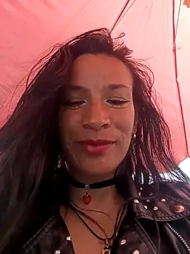 Snapshot of Alanna_Foxx_ chatting on 12.04.25 Alanna Foxx online show from 12.04.25