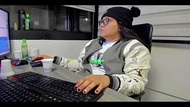 Xander Taylor  online show from 10.29.25