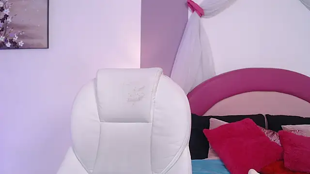 Suzy1  online show from 04.30.26