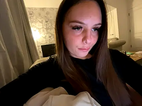 Snapshot of EllaStarrxxx chatting on 10.05.25 EllaStarrxxx online show from 10.05.25