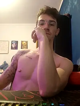 Snapshot of SweetGoodBoy22 chatting on 10.04.25 SweetGoodBoy22 online show from 10.04.25