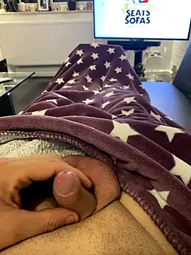 Snapshot of Sklavekay chatting on 10.03.25 Sklavekay online show from 10.03.25