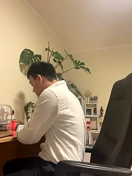 Snapshot of latava chatting on 10.15.25 latava online show from 10.15.25