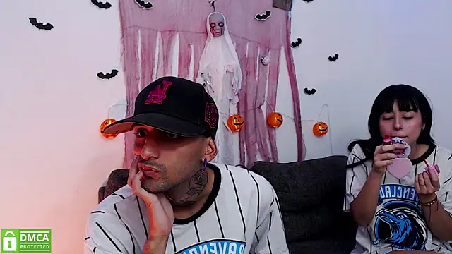 Snapshot of sombralovers chatting on 10.13.25 sombralovers online show from 10.13.25