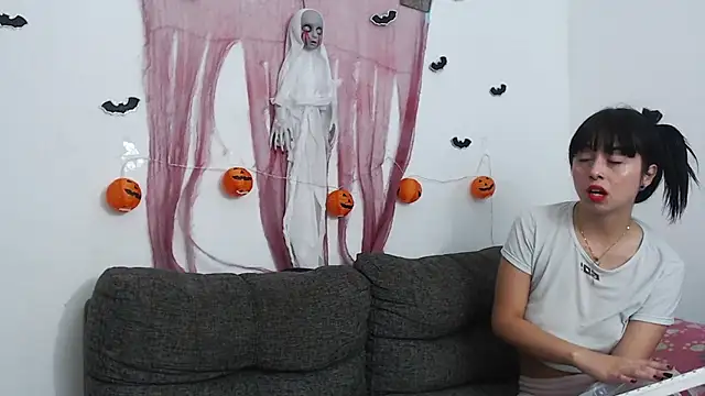 Snapshot of sombralovers chatting on 10.27.25 sombralovers online show from 10.27.25