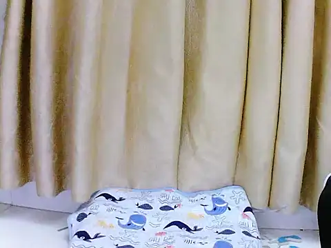 Snapshot of Minatasuka chatting on 11.17.25 Minatasuka online show from 11.17.25