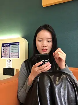 Mile-m online show from 11.05.25