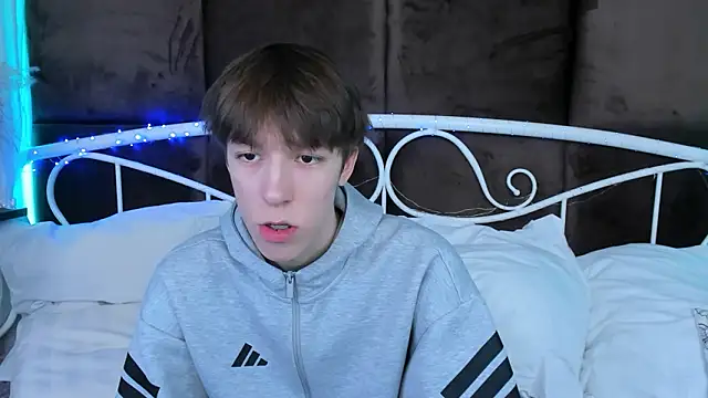 Snapshot of MarkBranston chatting on 02.04.26 MarkBranston online show from 02.04.26