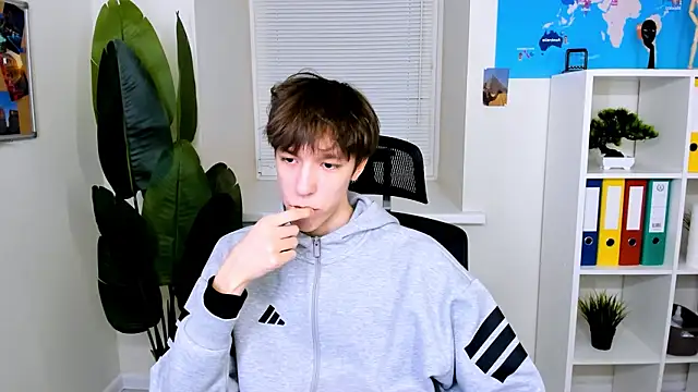 Snapshot of MarkBranston chatting on 02.08.26 MarkBranston online show from 02.08.26