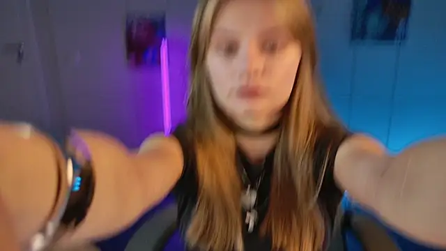 Snapshot of swag_evalution chatting on 10.14.25 swag evalution online show from 10.14.25