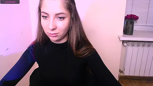 Snapshot of _OlivkaSexy chatting on 10.04.25  OlivkaSexy online show from 10.04.25