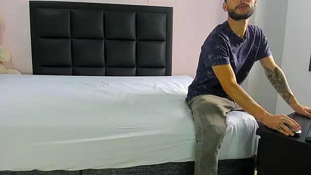 Snapshot of 2_fire chatting on 12.22.25 2 fire online show from 12.22.25