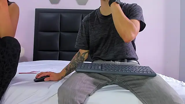 Snapshot of 2_fire chatting on 01.12.26 2 fire online show from 01.12.26