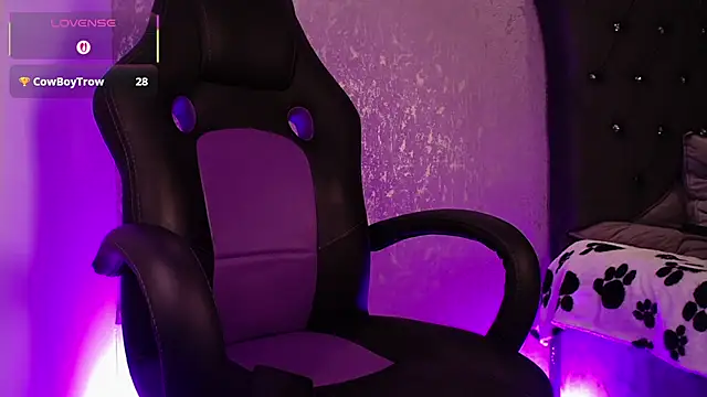 Snapshot of MateoMitchell chatting on 11.22.25 MateoMitchell online show from 11.22.25