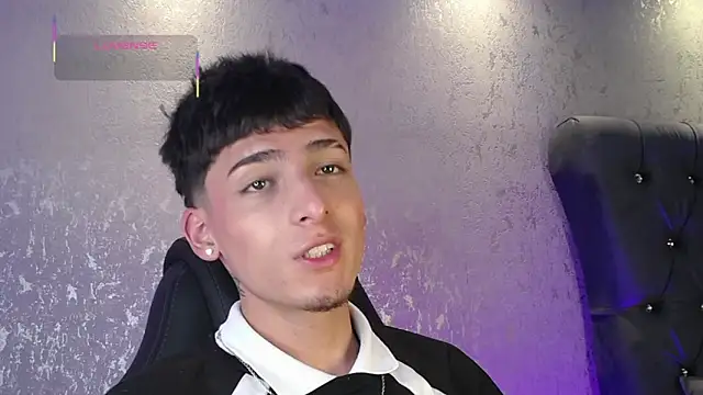 Snapshot of MateoMitchell chatting on 11.30.25 MateoMitchell online show from 11.30.25