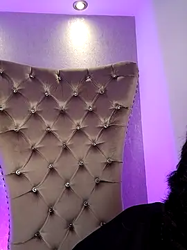 Snapshot of MateoMitchell chatting on 12.04.25 MateoMitchell online show from 12.04.25