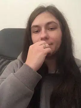 Snapshot of Twolatte1520 chatting on 11.04.25 Twolatte1520 online show from 11.04.25