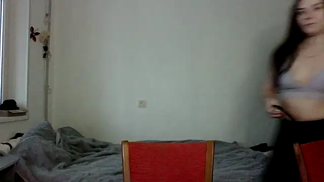 Snapshot of Twolatte1520 chatting on 12.04.25 Twolatte1520 online show from 12.04.25