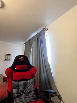 Ezzio Scolaro online show from 12.02.25