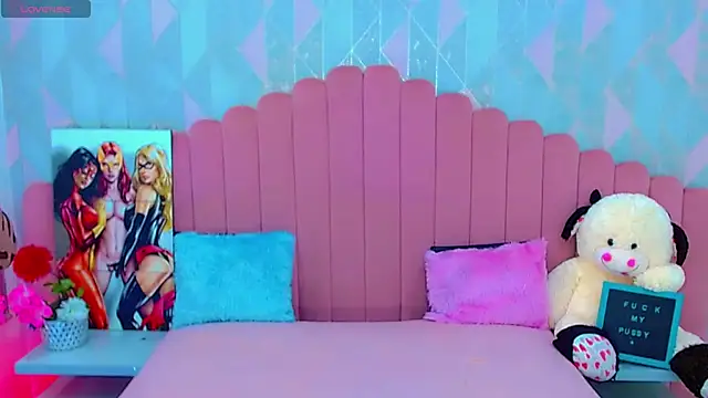 Snapshot of miss_dania75 chatting on 11.19.25 miss dania75 online show from 11.19.25