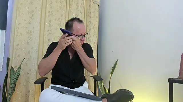  axelking  online show from 04.30.26