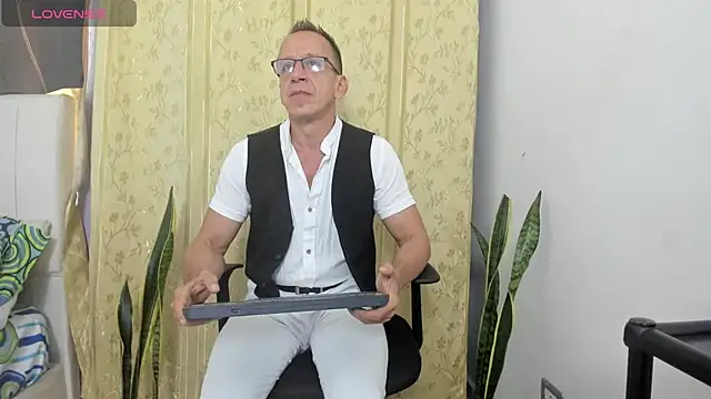  axelking  online show from 07.06.26
