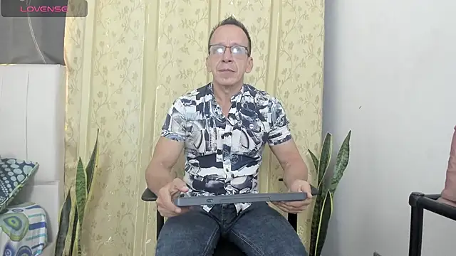  axelking  online show from 07.08.26
