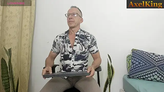  axelking  online show from 07.16.26