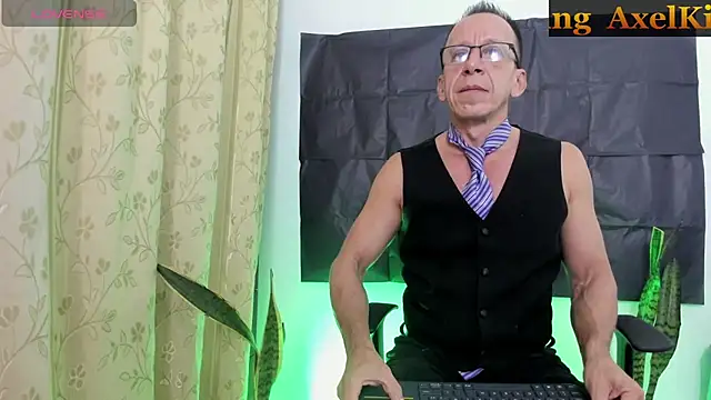  axelking  online show from 07.30.26