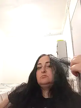 Snapshot of Bella_862 chatting on 10.25.25 Bella 862 online show from 10.25.25