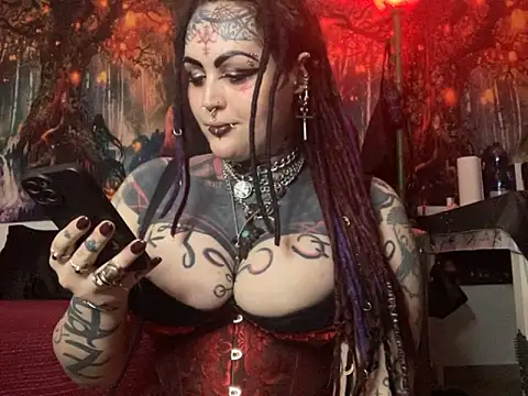 Snapshot of nyxvelon chatting on 01.18.26 nyxvelon online show from 01.18.26