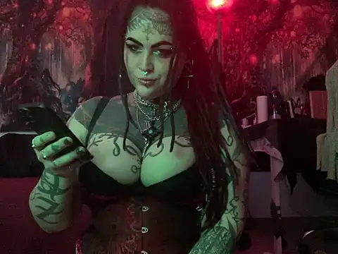 Snapshot of nyxvelon chatting on 02.19.26 nyxvelon online show from 02.19.26