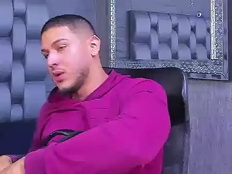 Snapshot of jasonshaw25 chatting on 10.08.25 jasonshaw25 online show from 10.08.25