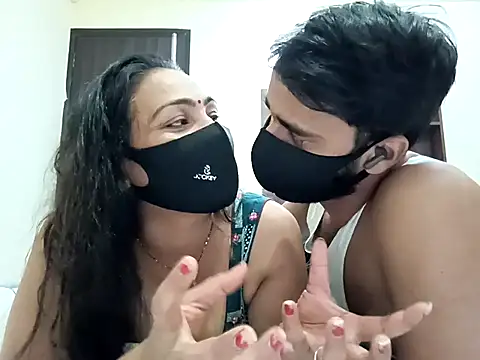 horny milf couple online show from 10.18.25