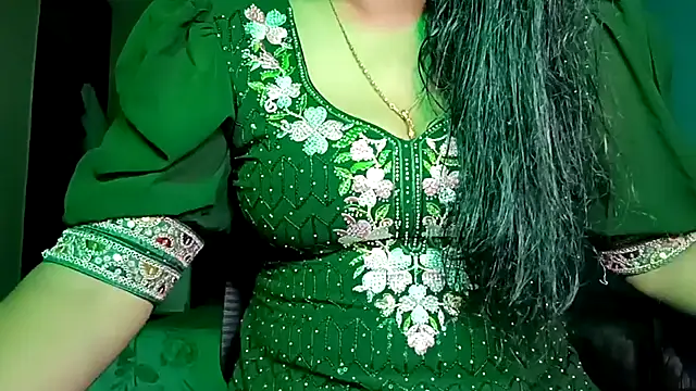 horny milf couple online show from 05.13.26