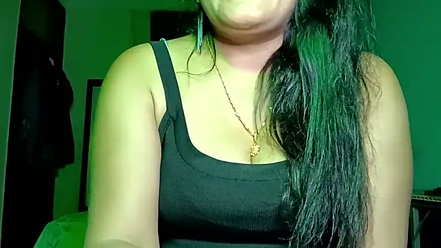 horny milf couple online show from 05.15.26