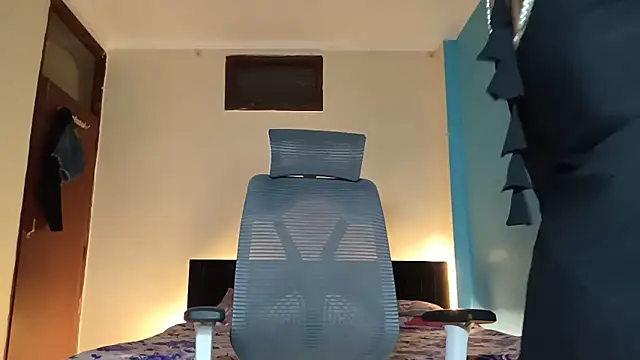 horny milf couple online show from 06.05.26