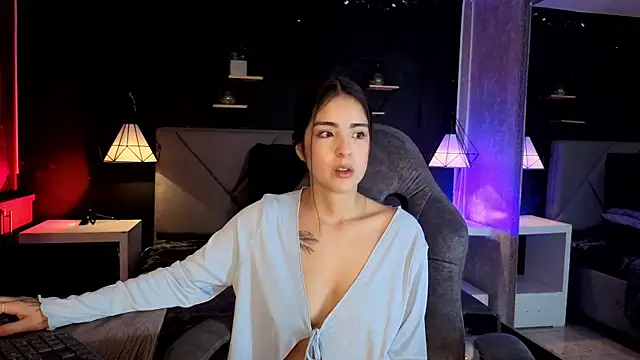 Snapshot of giapearl25 chatting on 10.30.25 giapearl25 online show from 10.30.25